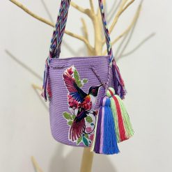 Mochila wayúu con sticker