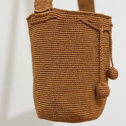 Mochila wayúu con hilo de seda mediana