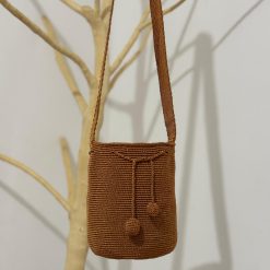 Mochila wayúu con hilo de seda mediana