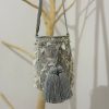 Mochila wayúu con apliques mediana