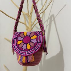 Mochila wayúu con tapa